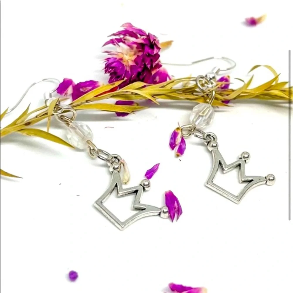 New Handmade Sterling Silver Queen Crown Crystal Dangle Earrings